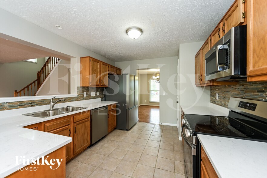 Building Photo - 2125 Picketside Dr
