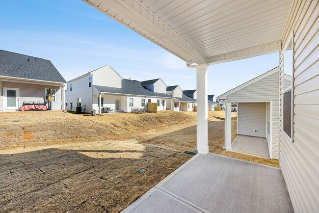 Building Photo - 512 Serena Trl