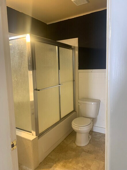 Building Photo - 2031 Jefferson Ave