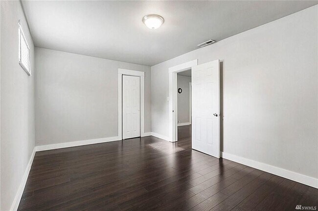Building Photo - 4026 Fawcett Ave