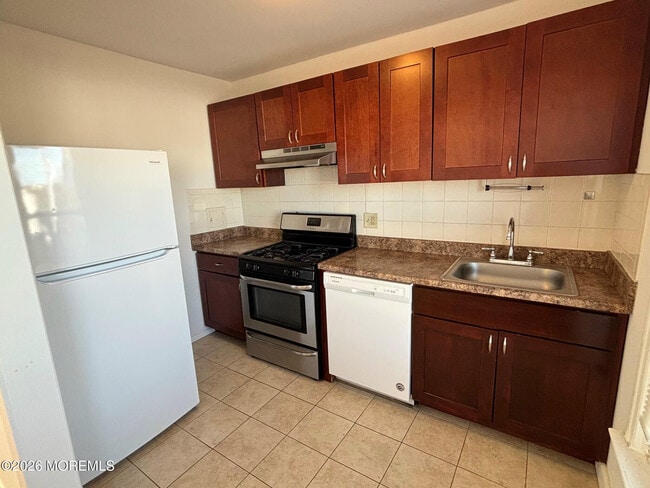 Building Photo - 220 Ocean Ave N