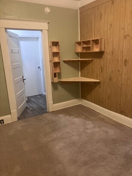 Building Photo - 413 2nd St SW