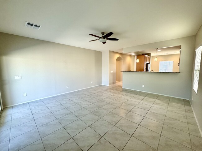 Building Photo - 5576 W Heritage Way