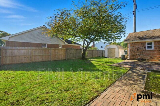 Building Photo - 436 Longleaf Rd