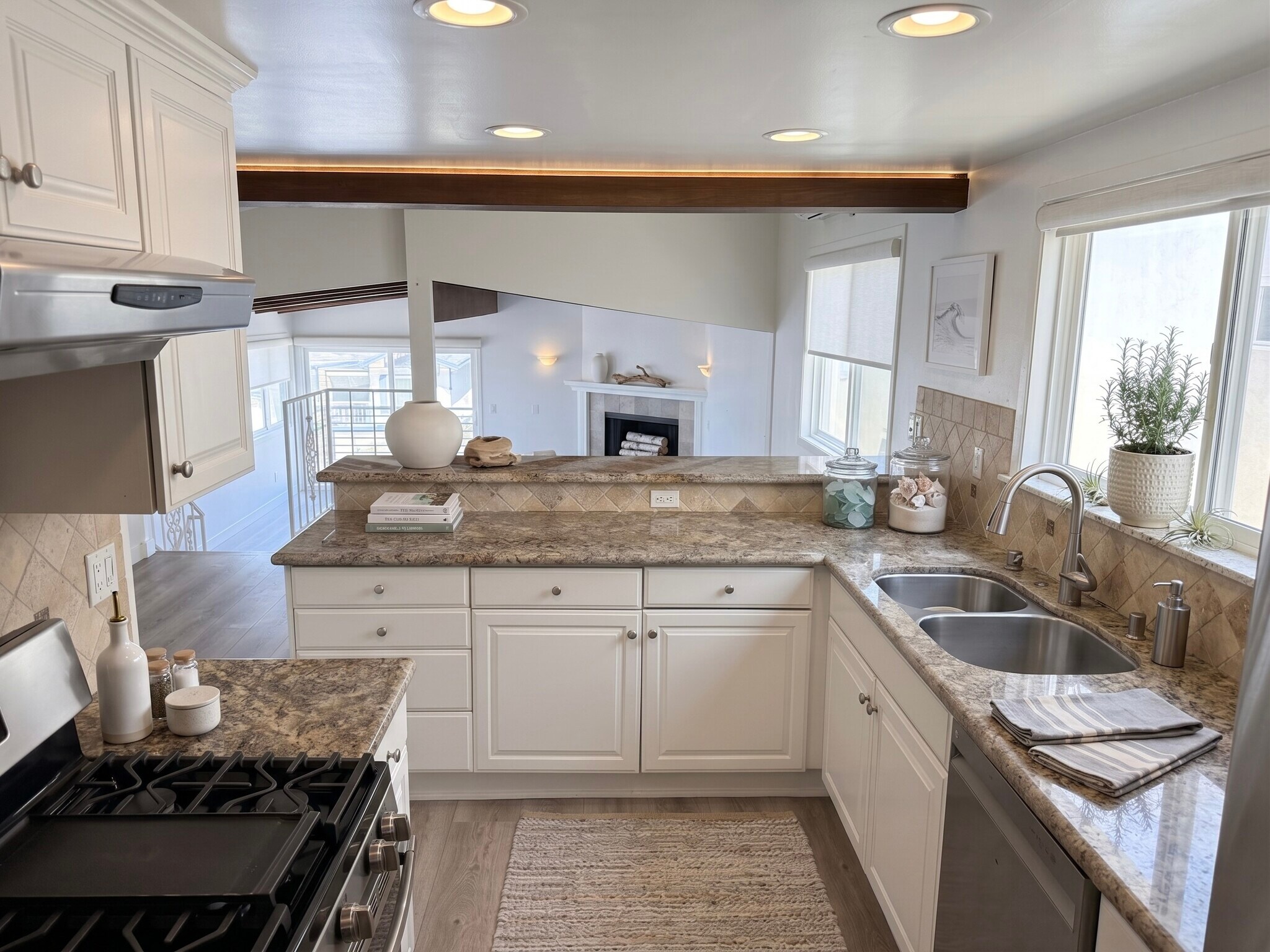 Building Photo - 1633 Goodman Ave