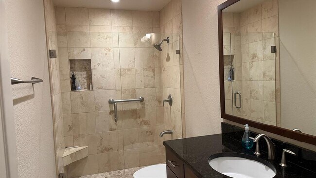 Building Photo - 9604 Crenata Cove