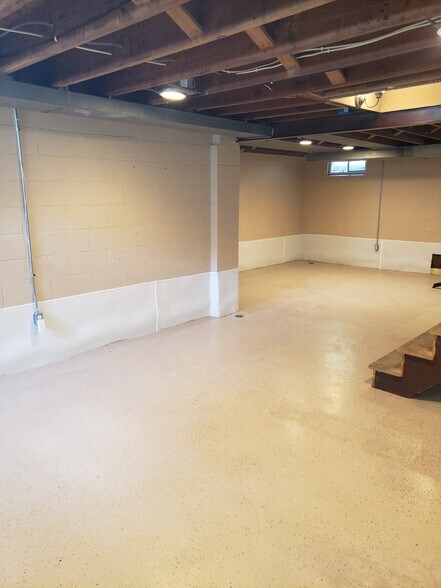 Building Photo - 3352 Van Fleet Pkwy
