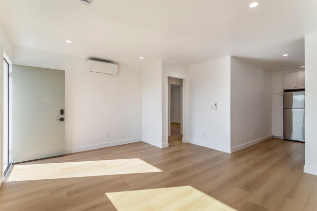 Building Photo - 713 New Depot St