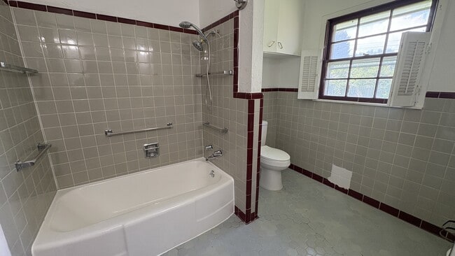 Building Photo - 513 SW 56th St