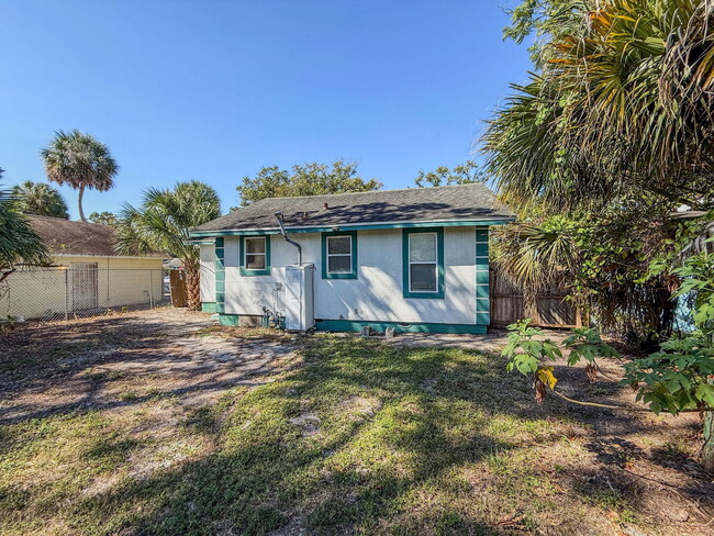 Building Photo - 1844 27th St S