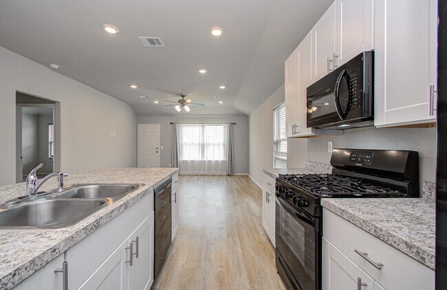 Building Photo - 2030 Brixham Bluff Ln