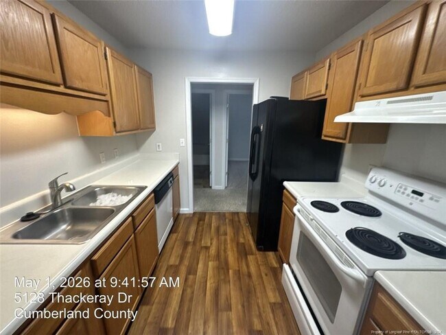 Building Photo - 5128 Thackeray Dr