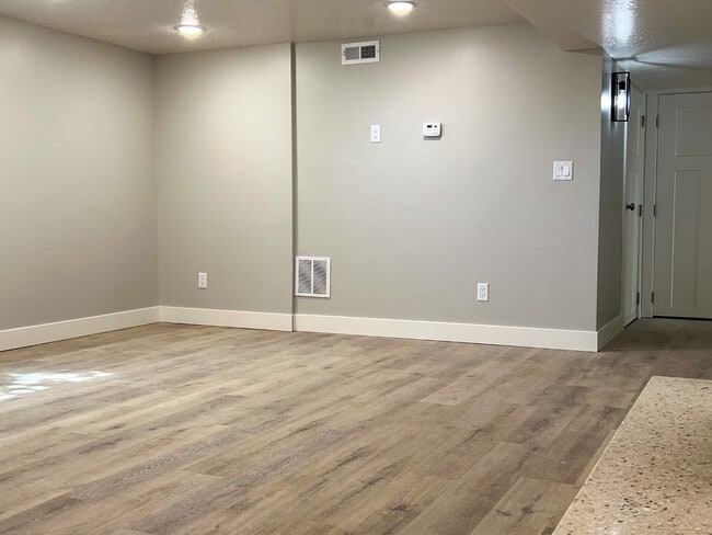 Building Photo - 702 N 100 W