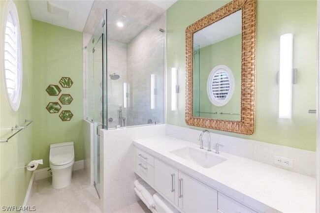 Building Photo - 2904 Tiburon Blvd E