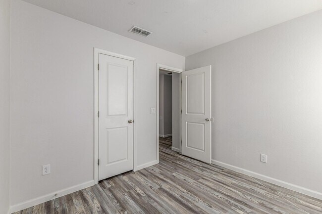 Building Photo - 14514 S Vera Cruz Rd