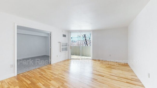 Building Photo - 601 W 11th Ave