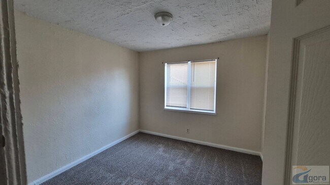Building Photo - 152 Santa Clara Ave