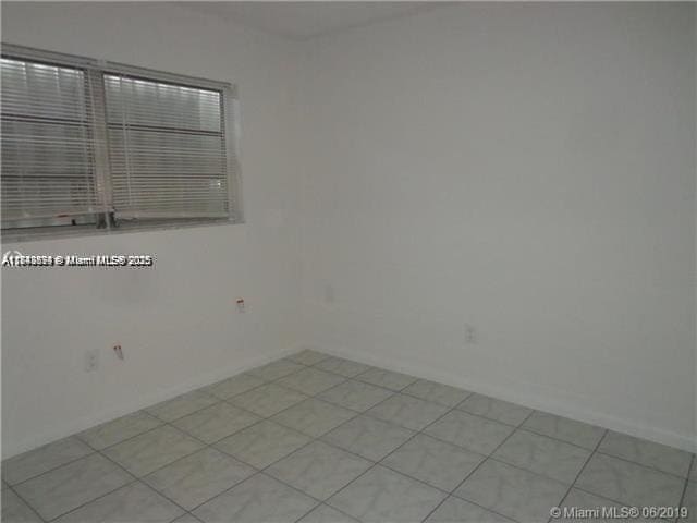 Building Photo - 15225 NE 6th Ave