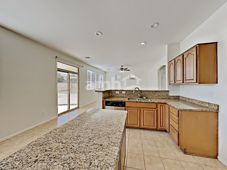 Building Photo - 17305 W Woodlands Ave