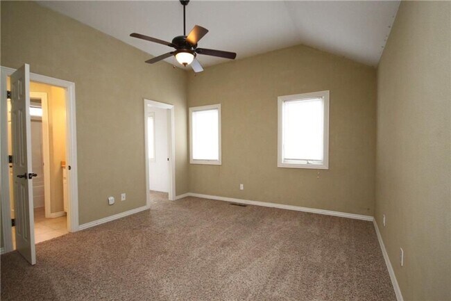 Building Photo - Available June 1st! 3-Bedroom, 2.5-Bathroom Home in Rupple Row