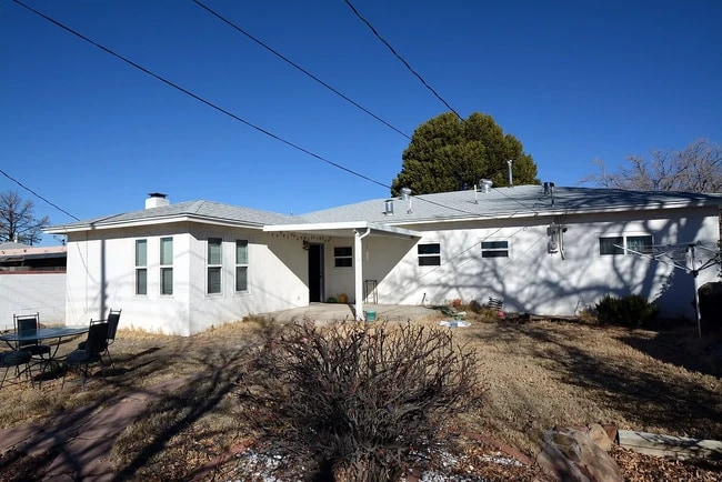 Building Photo - 4012 Ponderosa Ave NE