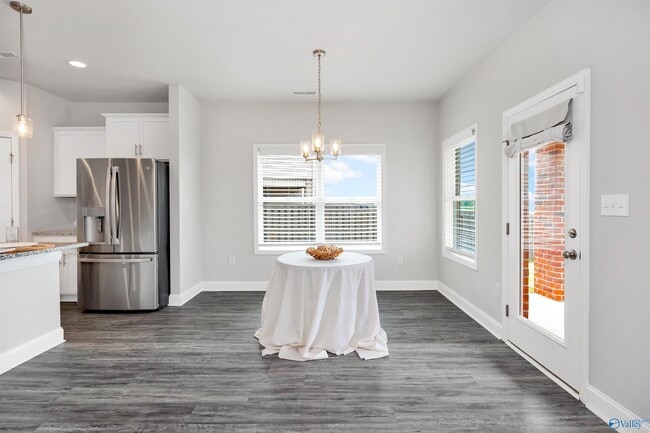 Building Photo - 134 Heritage Lakes Blvd