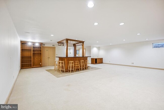 Building Photo - 1210 Suffield Dr