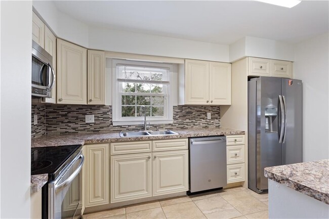 Building Photo - 3623 Lee St SE