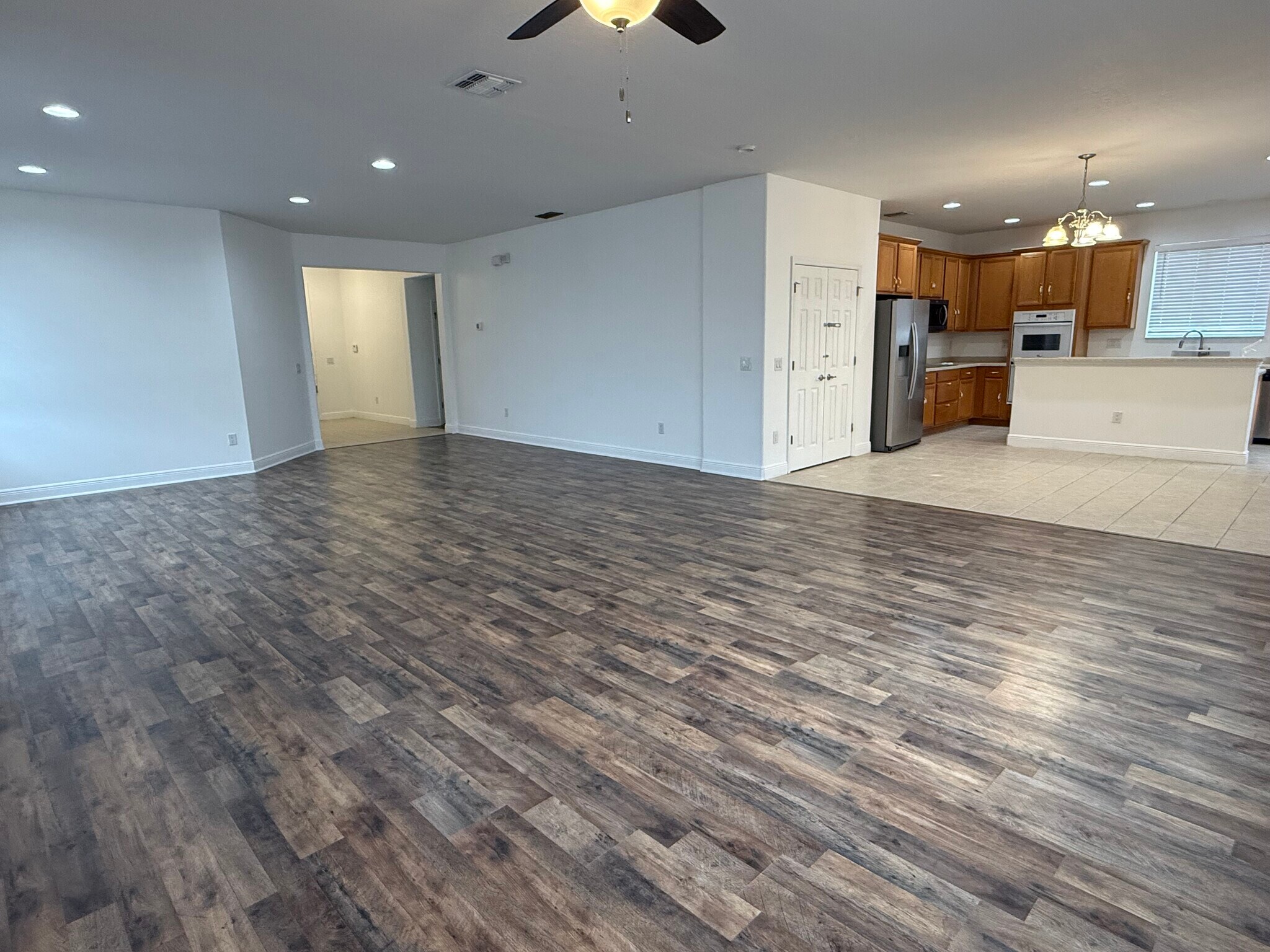 Building Photo - 502 First Cape Coral Dr