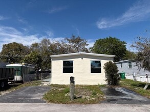 Building Photo - 13361 SW 9th Ct