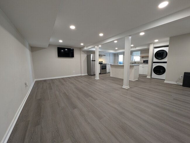 Building Photo - 120 Berkshire Pl