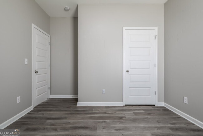 Building Photo - 3630 Lebella Ln