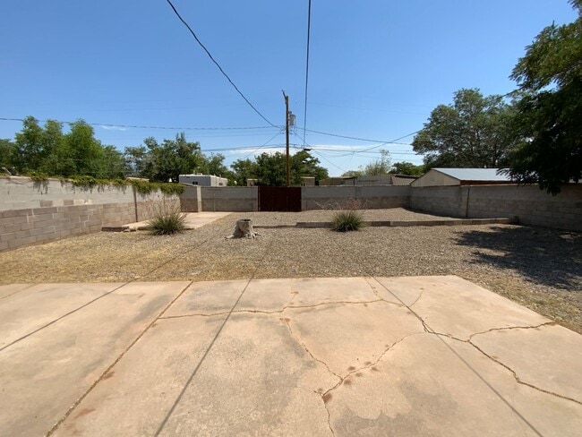 Building Photo - 3 Bedroom Single Story Home Near Gibson Blvd SE & Louisiana Blvd SE!