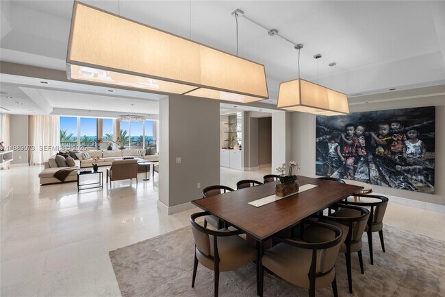 Building Photo - 7133 Fisher Island Dr