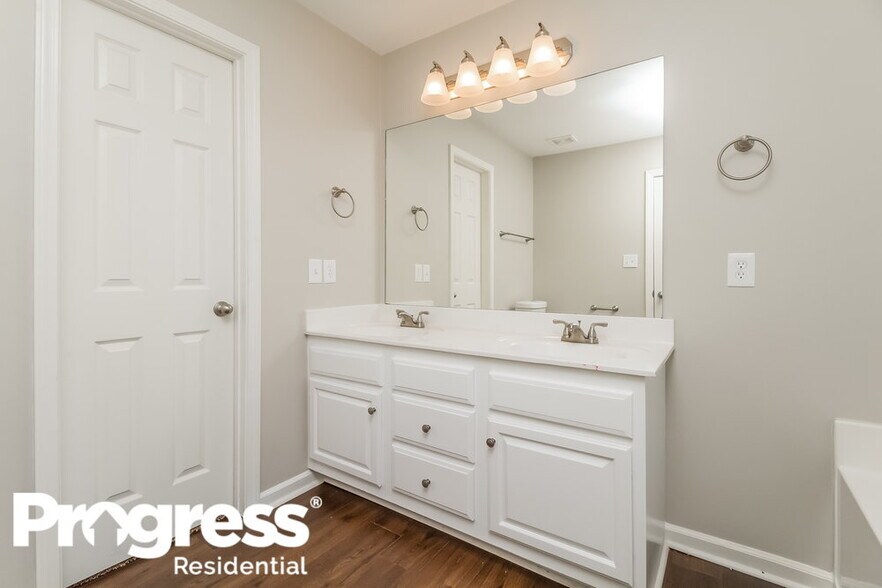 Building Photo - 2402 Audelia Way