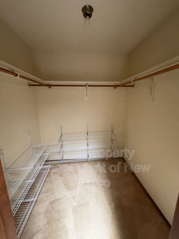 Building Photo - 727 Cedar Hill Ln NE