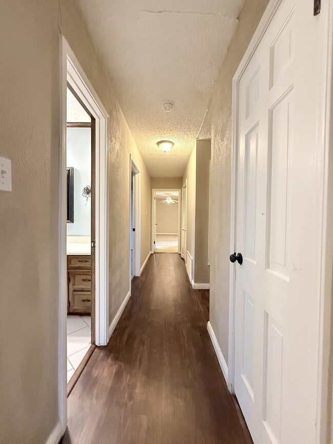 Building Photo - 1200 E Franklin St