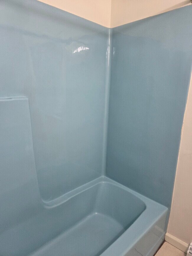 Building Photo - 524 Mercer Rd