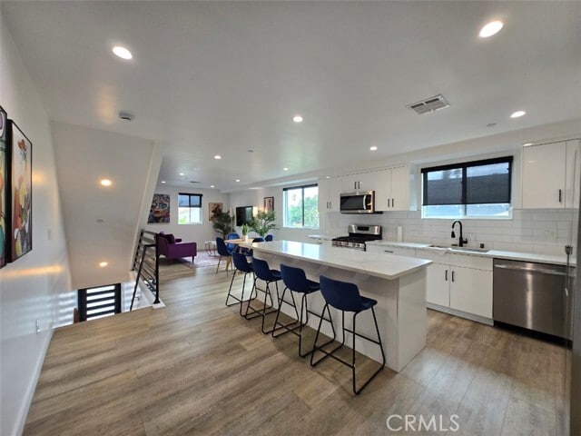 Building Photo - 837 N Harvard Blvd