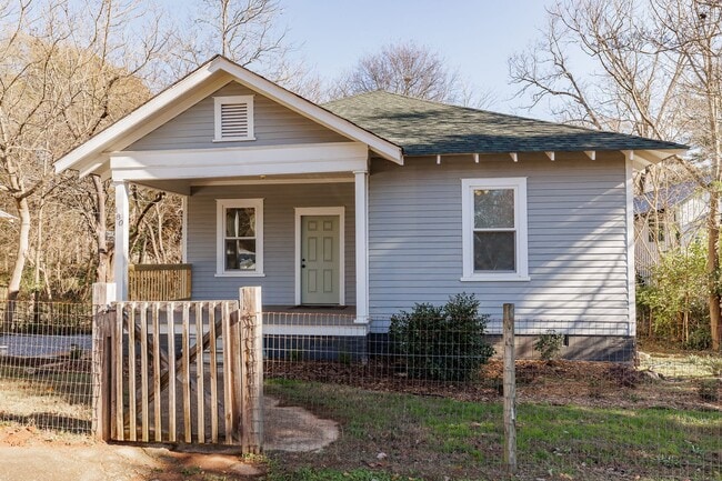 Building Photo - Charming Historic Cottage Just Blocks from Downtown Athens and UGA