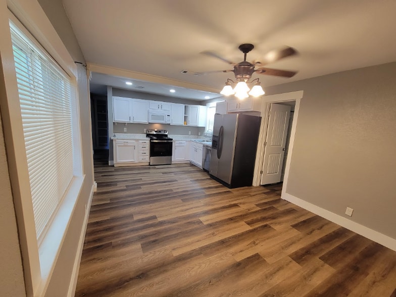 Building Photo - 5005 Lynell St