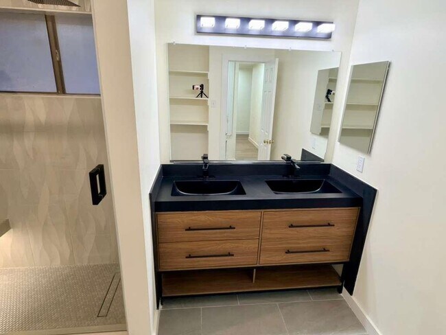 Building Photo - 1213 Bell Rock Cir