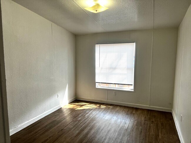 Building Photo - 69 D St