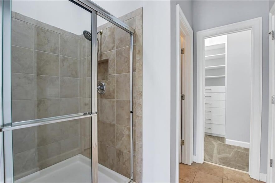 Building Photo - 3345qq Regent Pl SW