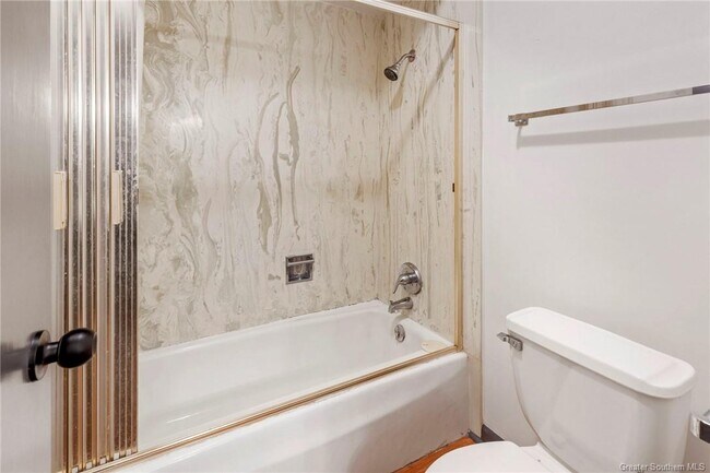 Building Photo - 414 Crestwood St