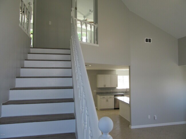 Building Photo - 801 Plantation Way