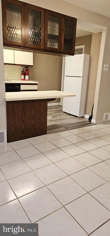 Building Photo - 435 N Springfield Rd