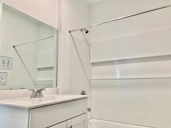 Building Photo - 1024 Greenshank Dr