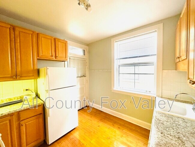 Building Photo - 356 Ridge Ave