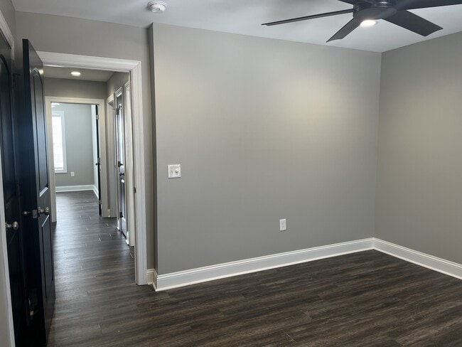 Building Photo - 77 Emanuel Ct